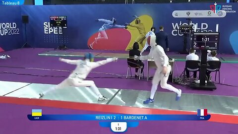 Epee Fencing - Sting on retreat! | Reizlin I vs Bardenet A