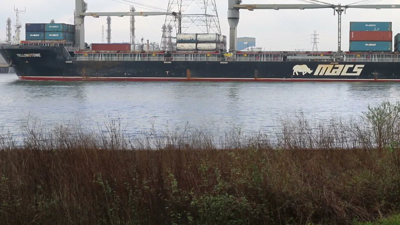 YELLOSTONE MACS TRANSITING PORT OF HOUSTON