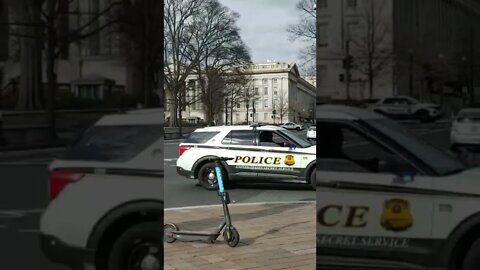 1/25/22 Nancy Drew in DC- Live Video 4- Motorcade from the WH