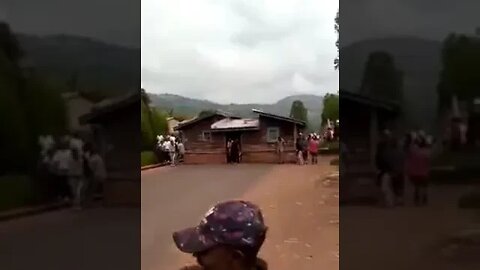 Il a construit la maison sur le terrain de la belle-famille et quand ils ont divorcé, le monsieur a
