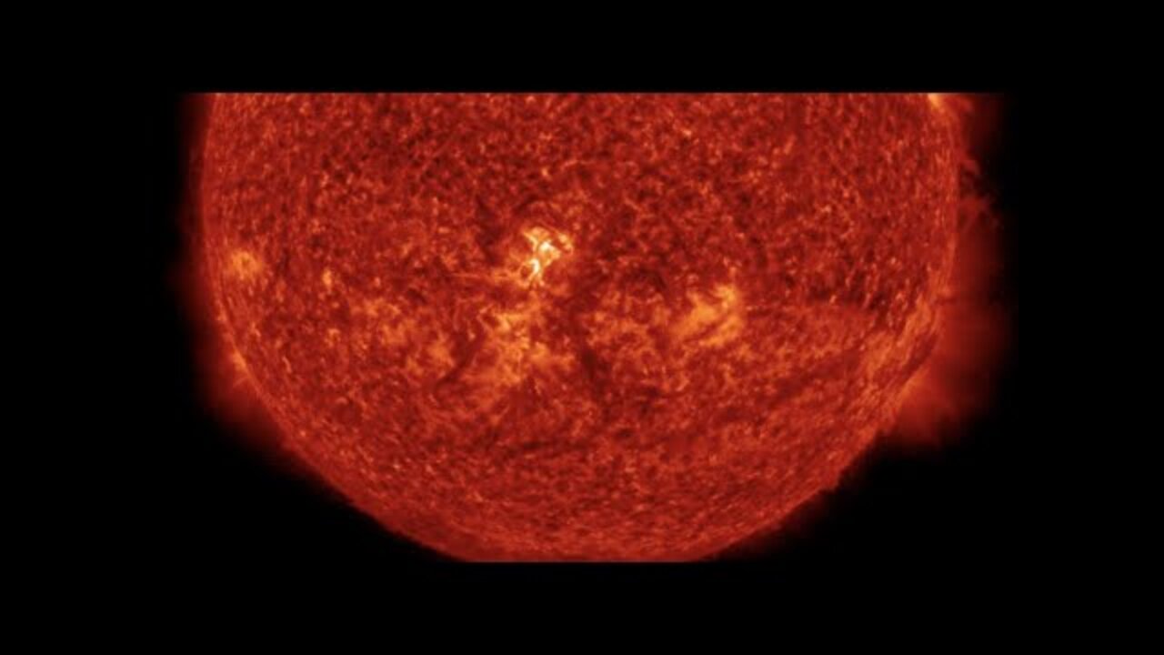 Solar Filament Eruption Aimed at Earth | S0 News Apr.11.2022