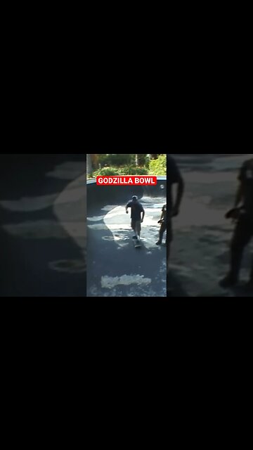 FIRST RUN #poolskateboarding #poolskating #skateboarding #backyardpool #emptypool #godzillabowl