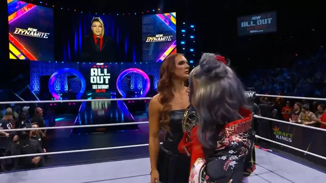 Mercedes Moné and Hikaru Shida Clash in Awkward Dynamite Segment! #shorts