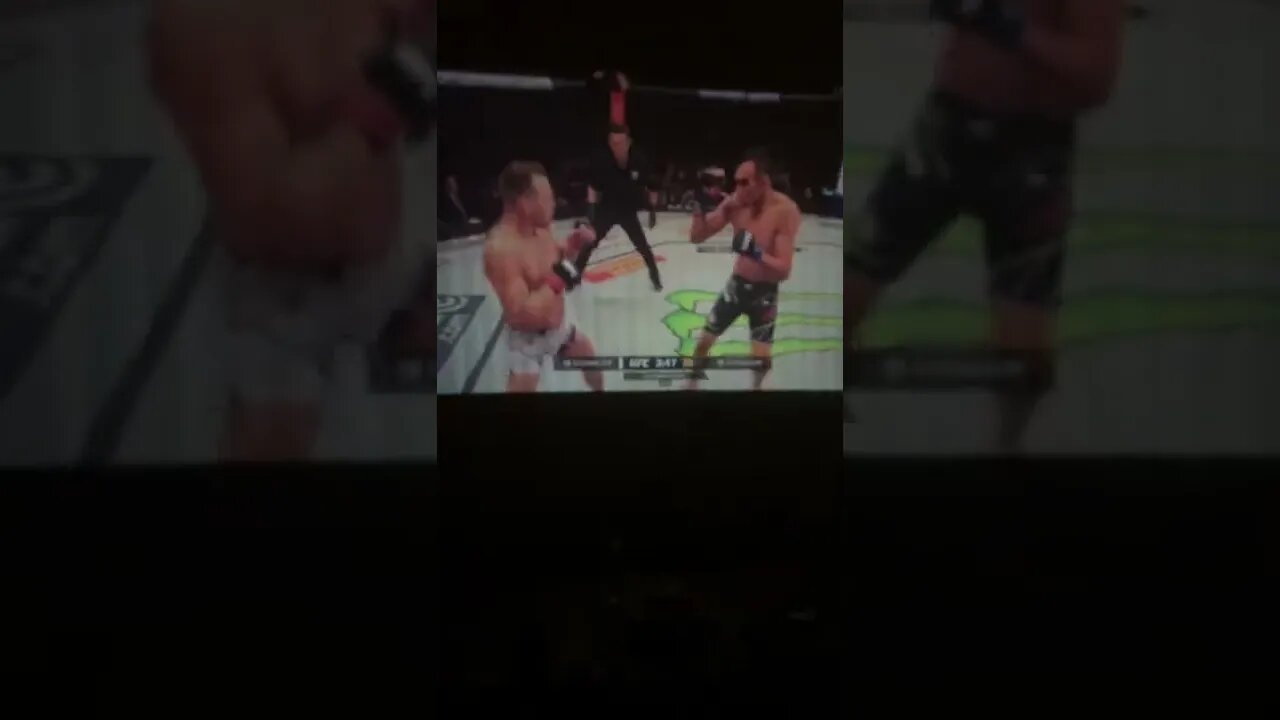 Tony Ferguson kod Michael chandler