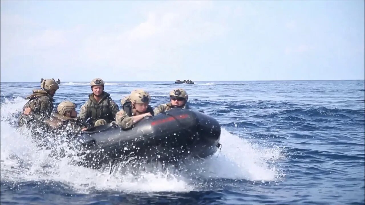 31st MEU Executes Small Boat Drills in the Philippine Sea