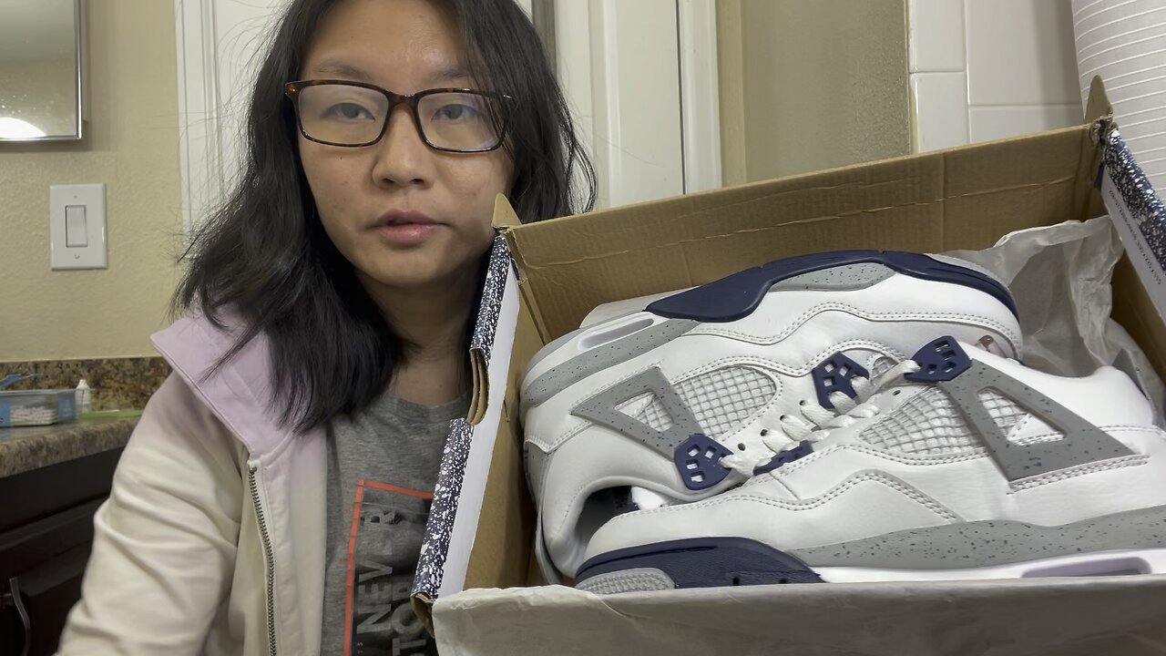 I bought a pair FAKE Air Jordan 4 retro shoes from a WhatsApp seller