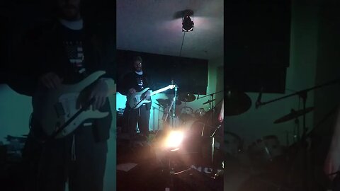 Guitar needs to be louder