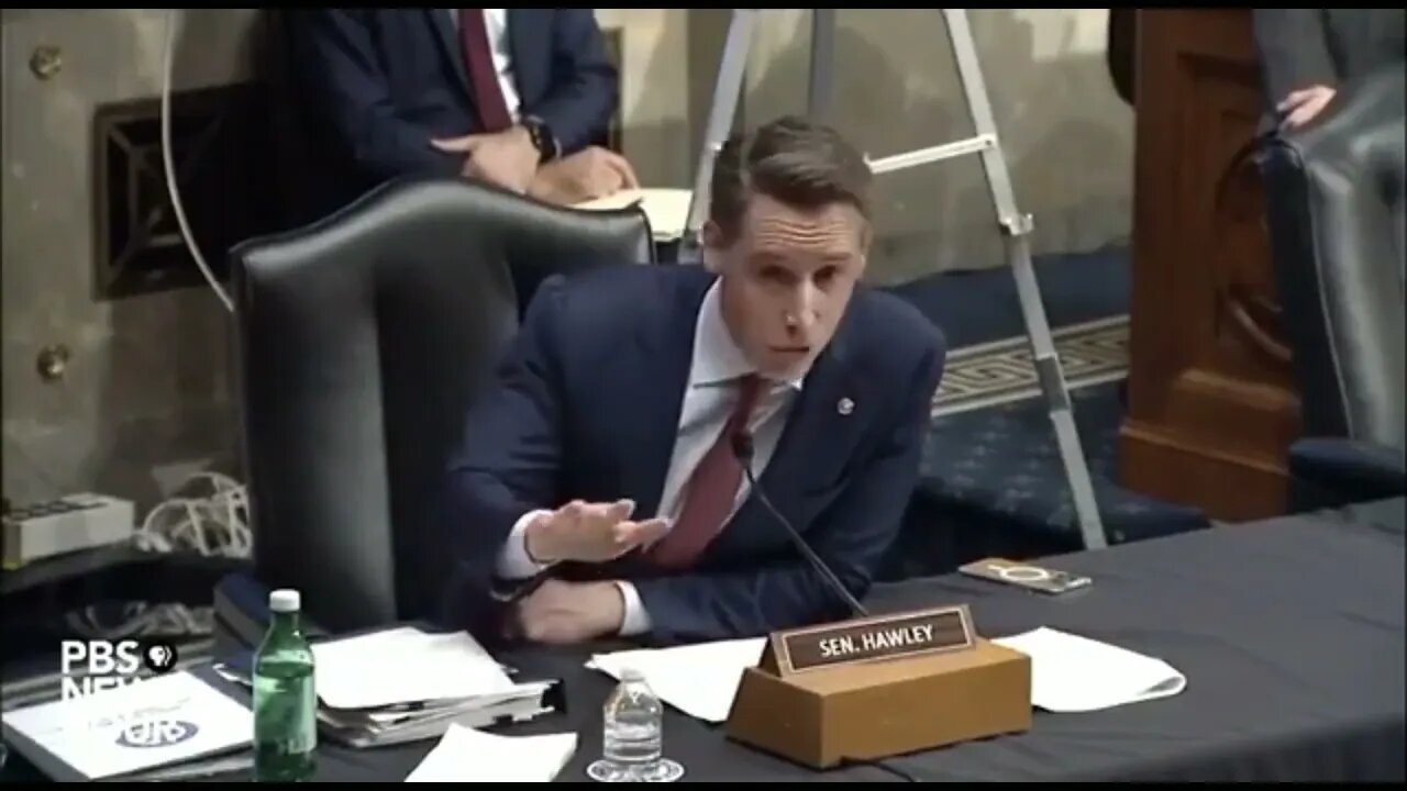 Sen. Josh Hawley leaves FBI Director Chris Wray silent after EXPOSING woke FBI for 2 straight mins