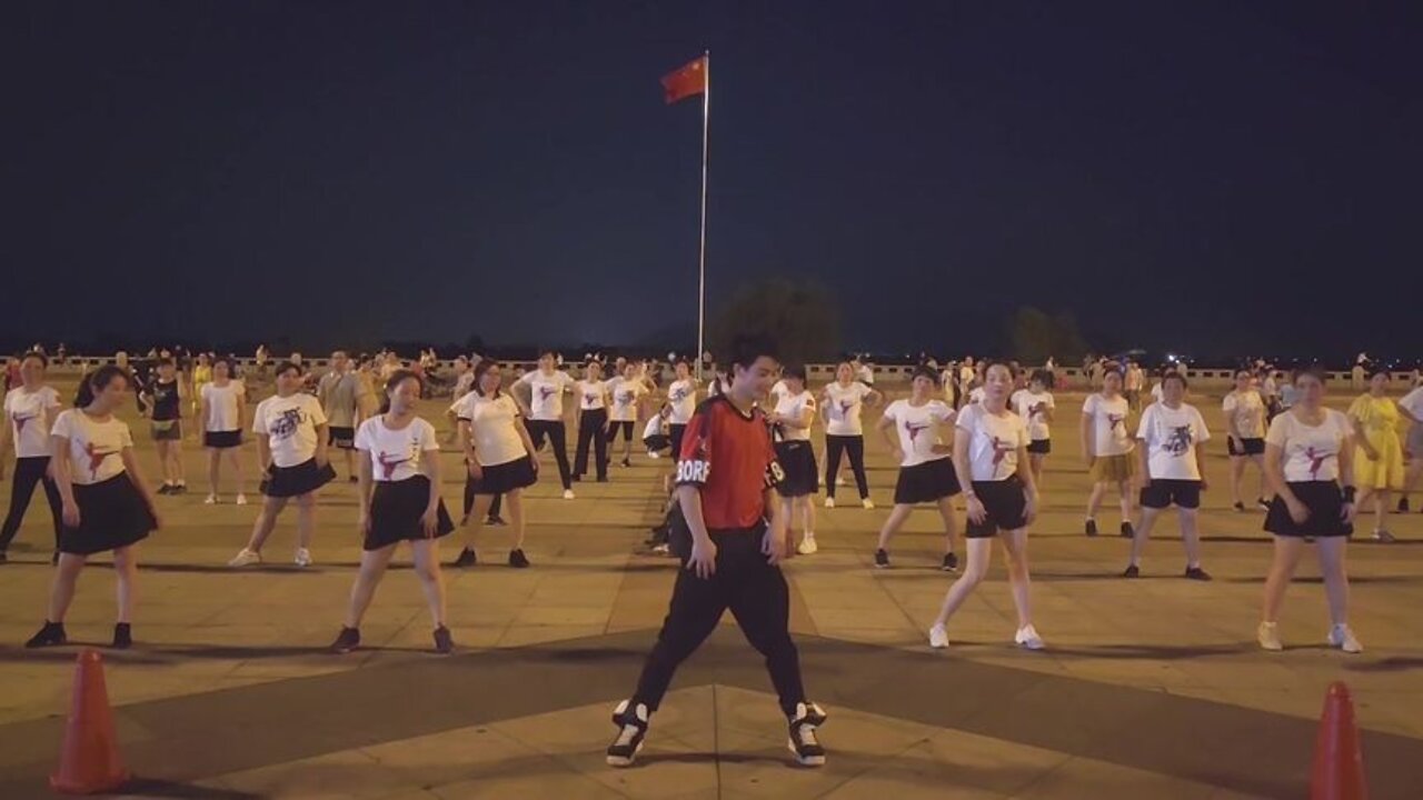 顺能广场舞《一路惊喜》惊喜常在，舞蹈常在【順能炫舞團】