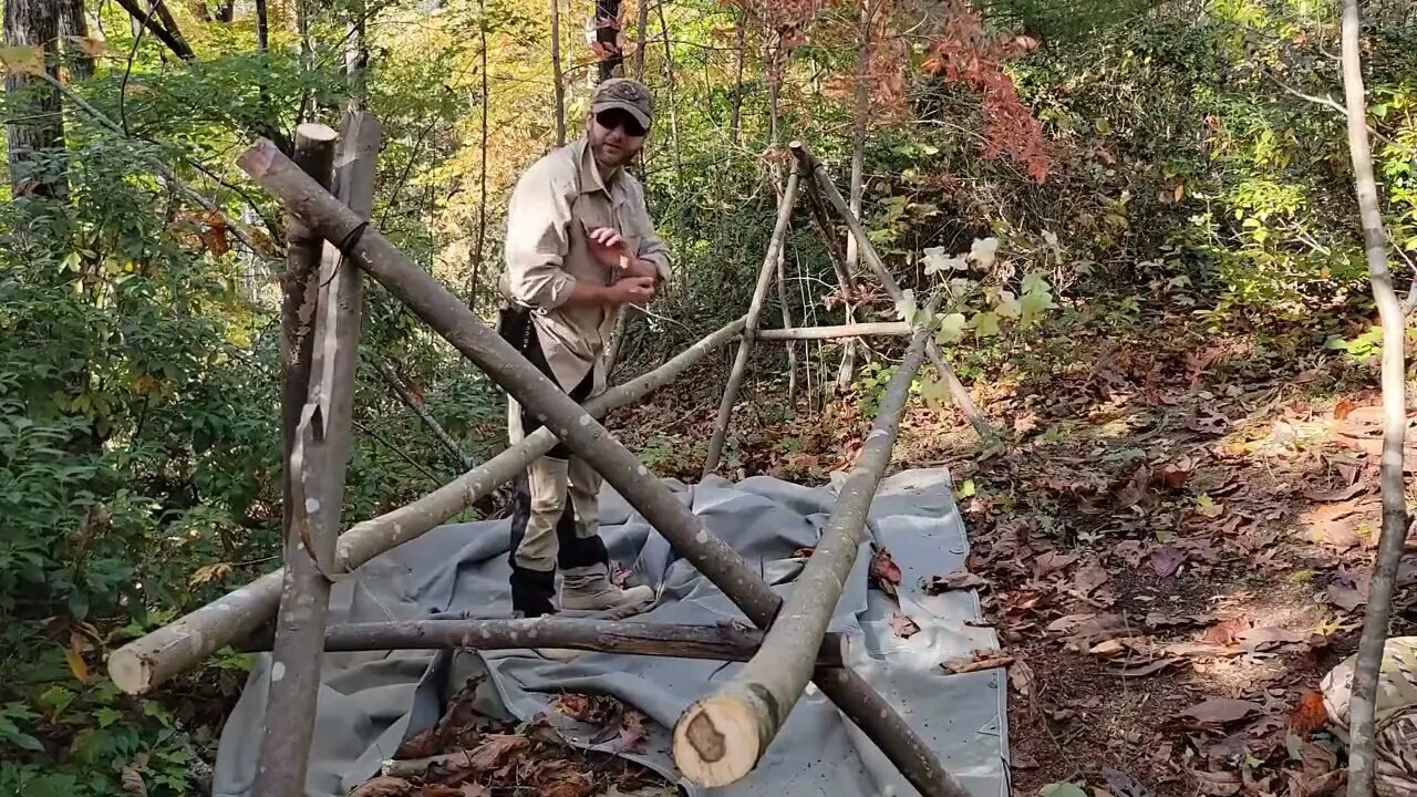 Jungle loft bed & shelter built with single canvas tarp solo overnight /18