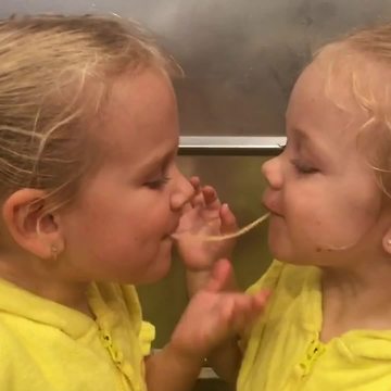 Twin Girls Recreate Lady And The Tramp Spaghetti Scene