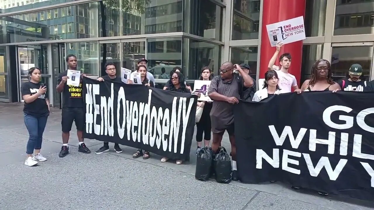 Rally mourning @GovKathyHochul Inaction on the Overdose Crisis Infront of Hochul NYC office 7/11/23