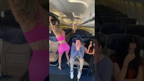 jealous girlfriend freaks out on plane