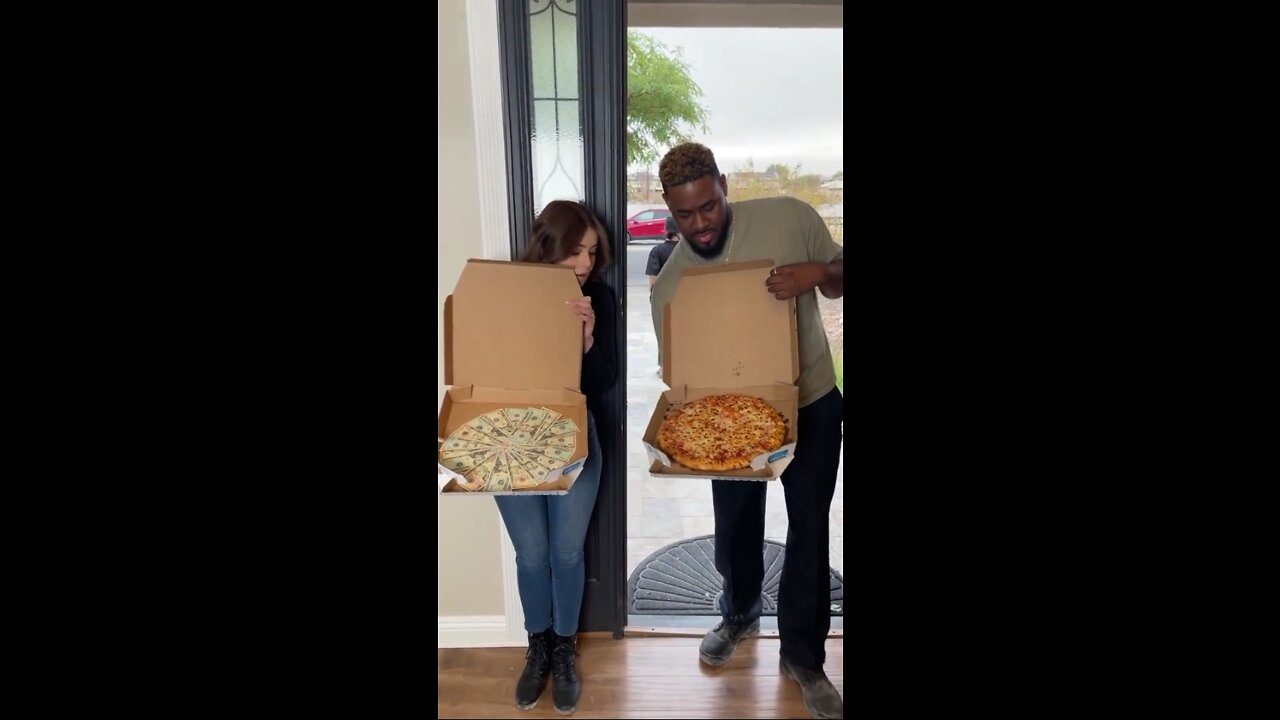 Pizza Delivery Driver Gets A Big Tip!