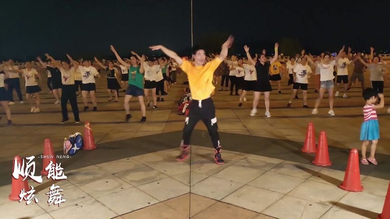 广场舞《你会遇见更好的人》，节奏动感强劲，舞蹈柔软好看【順能炫舞團】