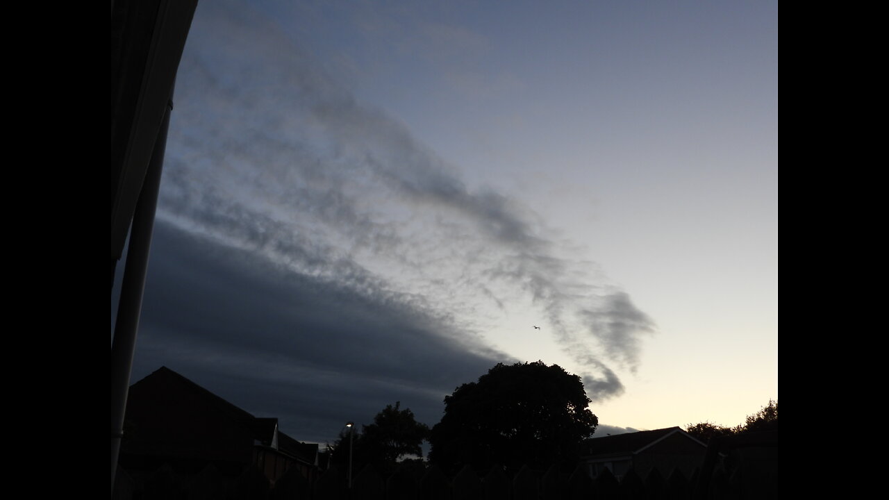 28.05.2022 (2146) NEUK - Stripping Clouds, with Frequencies