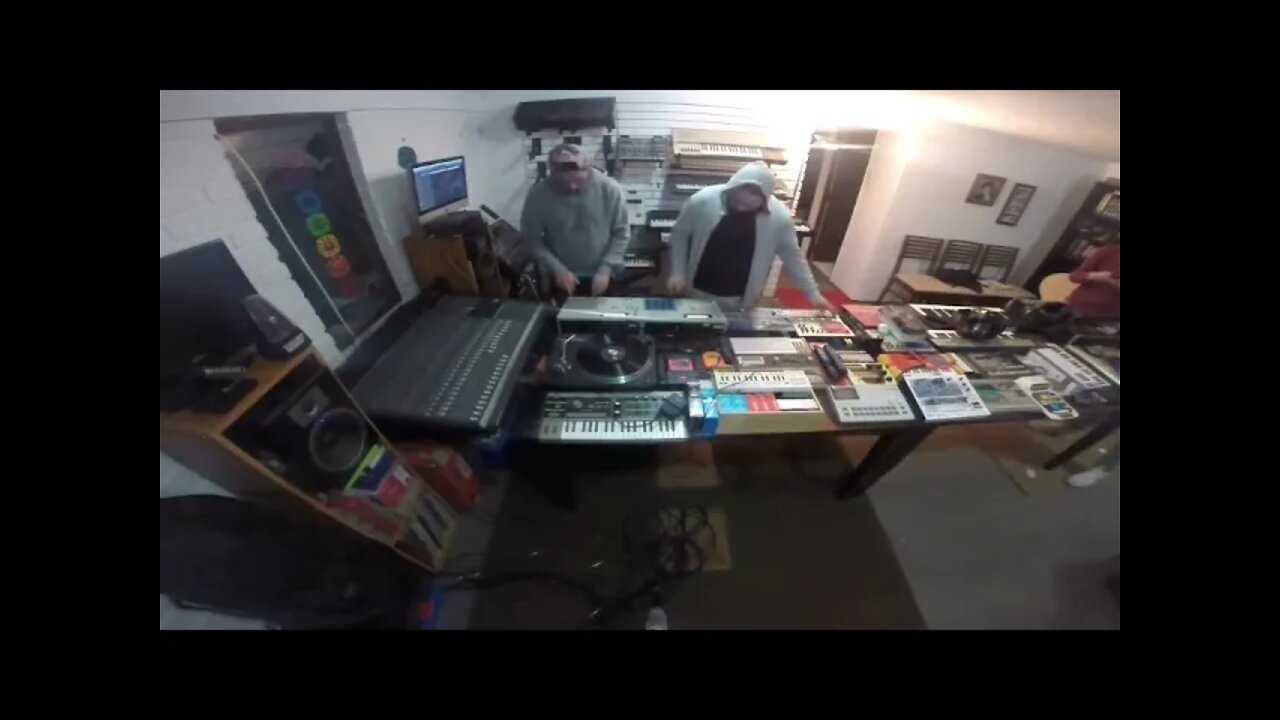 Nevo - Jam with a friend in 2014 ( Akai mpc 2000 & Korg electribe )
