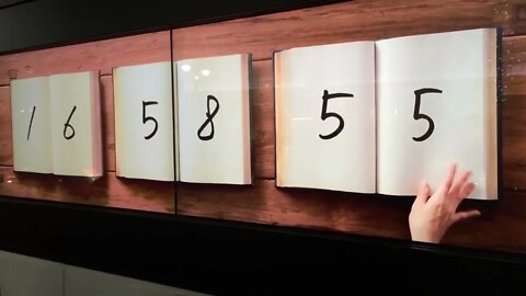 Book Clock the coolest Clock ever seen | 书钟 史上最酷的时钟 | l'horloge la plus cool jamais vue | 史上最酷的時鐘