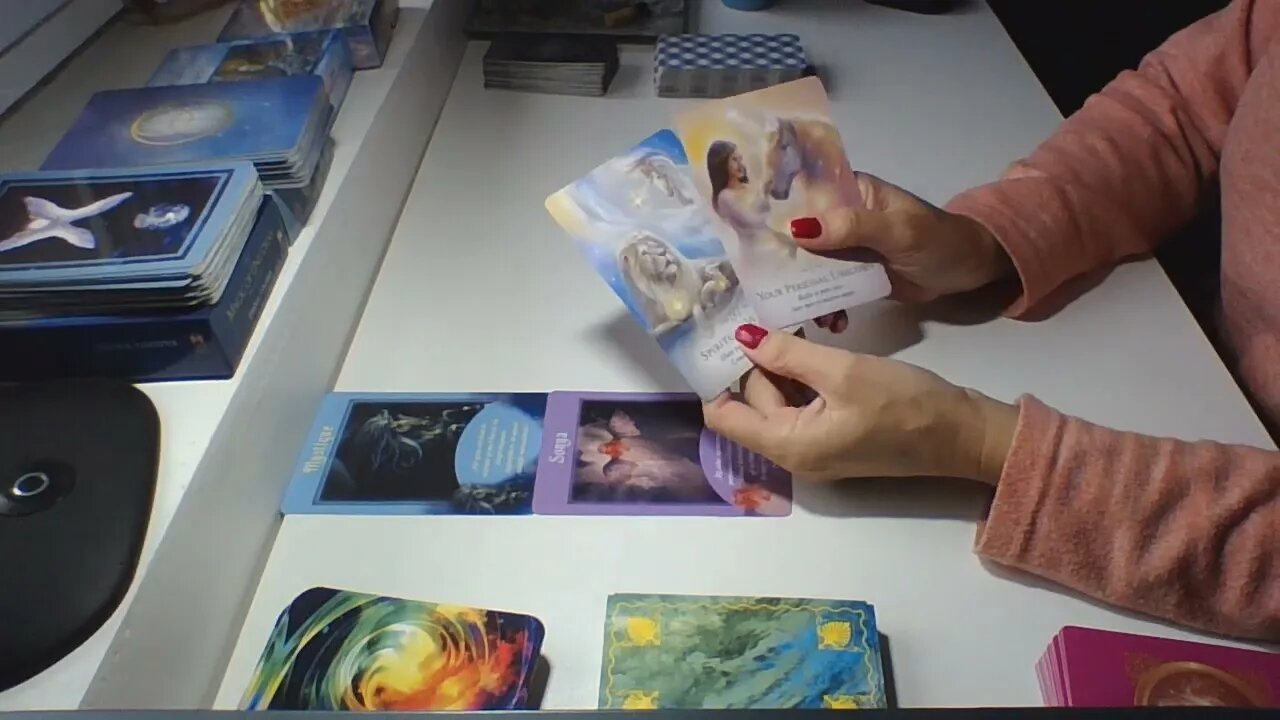 TAROT FECIOARA - CE DEORESTE SUFLETUL TAU SA TI TRANSMITA ACUM?