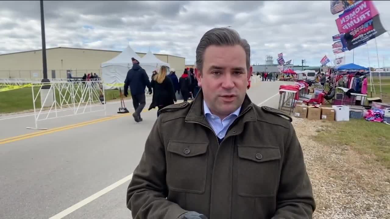 Crowds gather ahead of President Trump's arrival in Green Bay