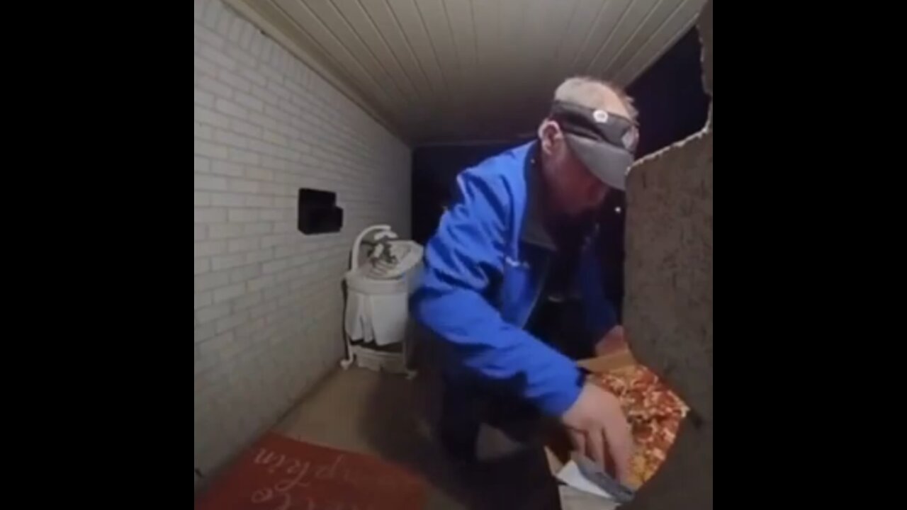 MUST WATCH Dominoes delivery guy drops pizza box on floor touches pizza slices without gloves