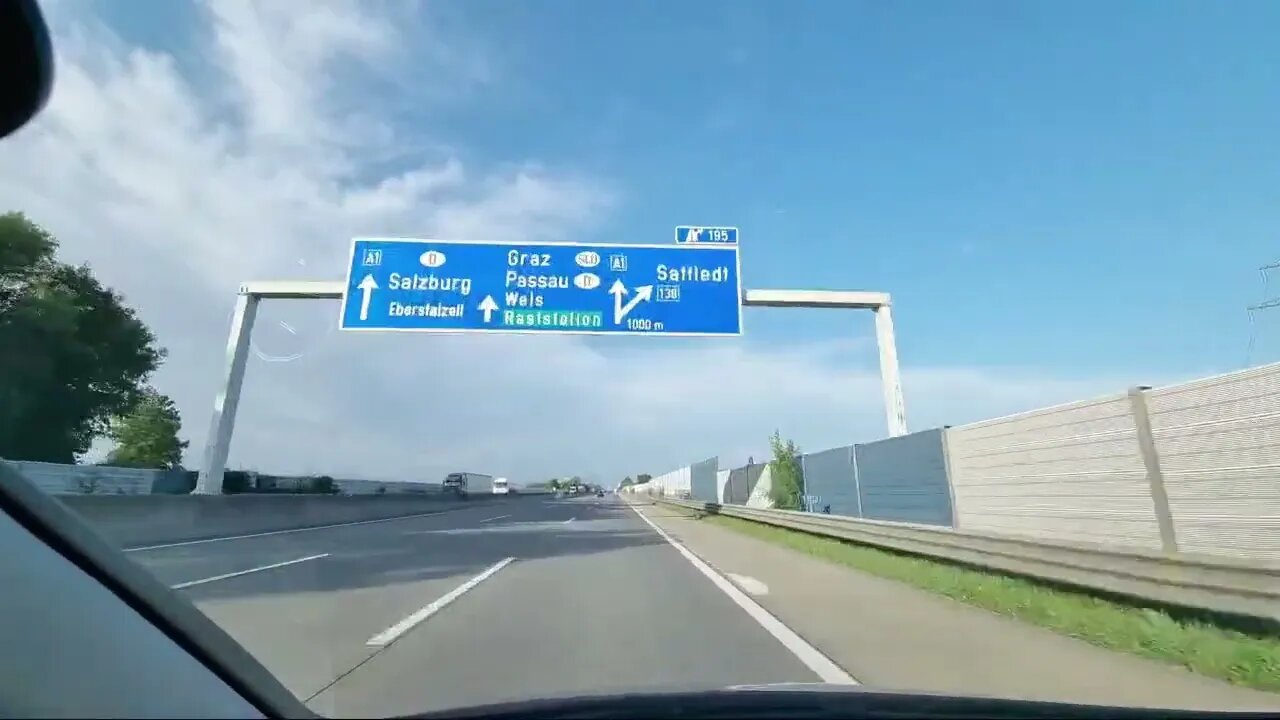 Highlight 0:00 – 2:04 von LIVE Driving and Discovering Austria: An Unforgettable European Adventure