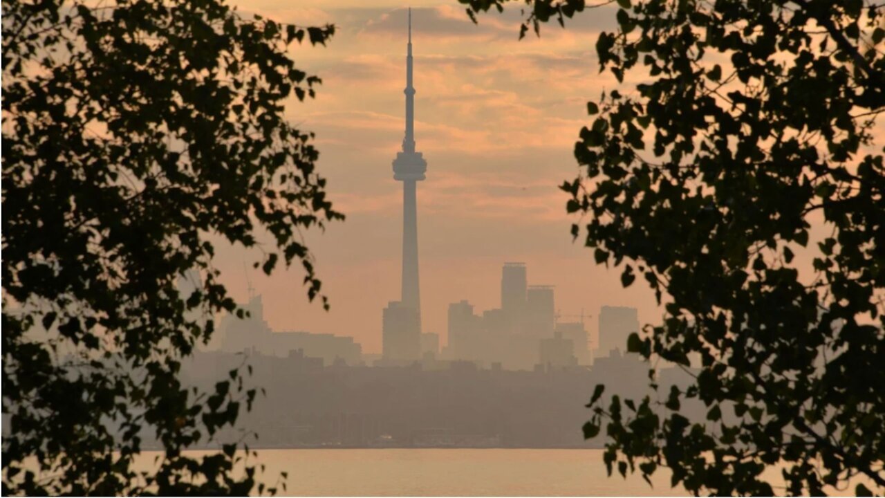 Toronto's Air Quality Is So Bad RN It Made A List Of The 5 Worst Cities In The World