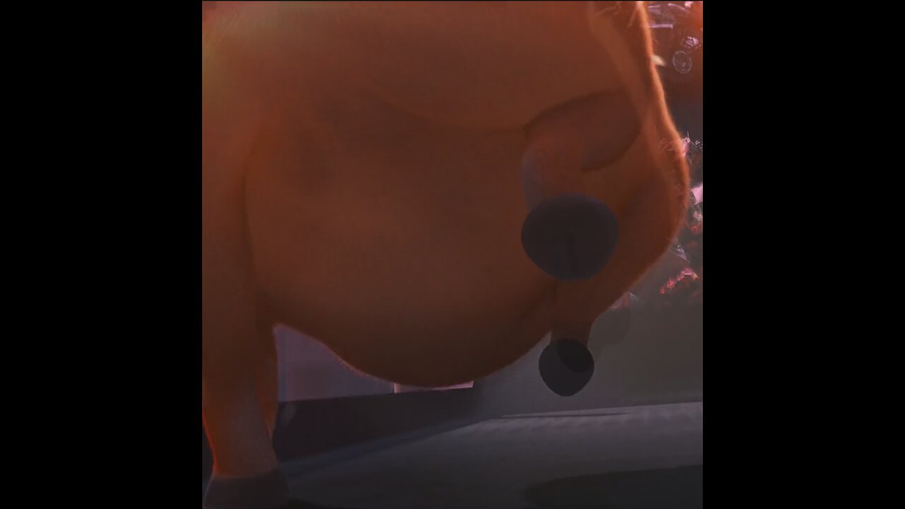 Sophie Pig Butt Moments