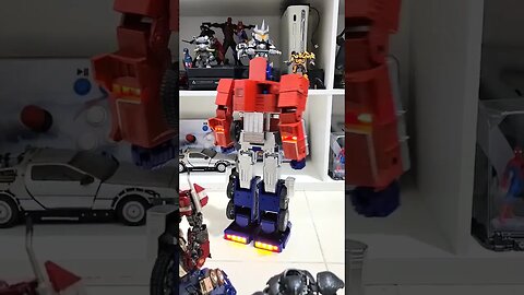 Optimus Prime Robosen - vehicle to robot transformation - #trendingtoy #besttoys #comicaveuae