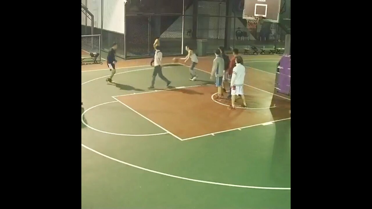 Post Move Floater Move in Street Basketball