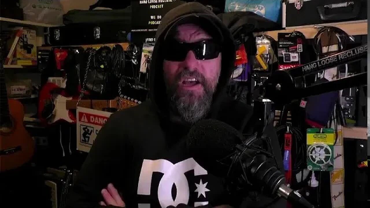 Hang Loose Recluse Live Stream