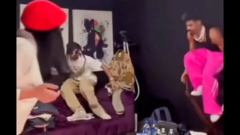 INVISIBLE DANGER PRANK VIDEOS 😂