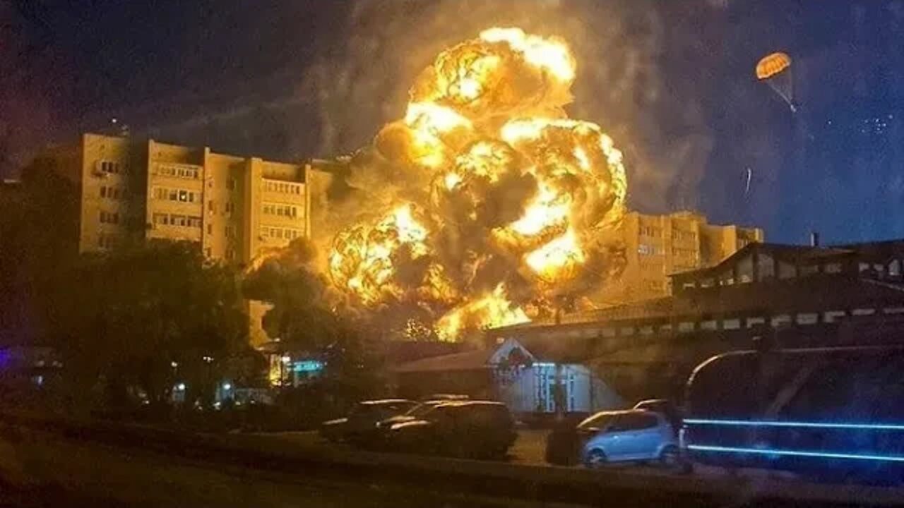 Russian warplane crashes into apartment block in Russian city killing 13. #news #worldnews