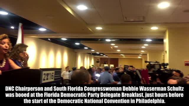 Crowd yells shame at Debbie Wasserman Schultz | Rare News