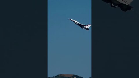 Californian pilot from the Air Force Thunderbirds slow flying his jet.