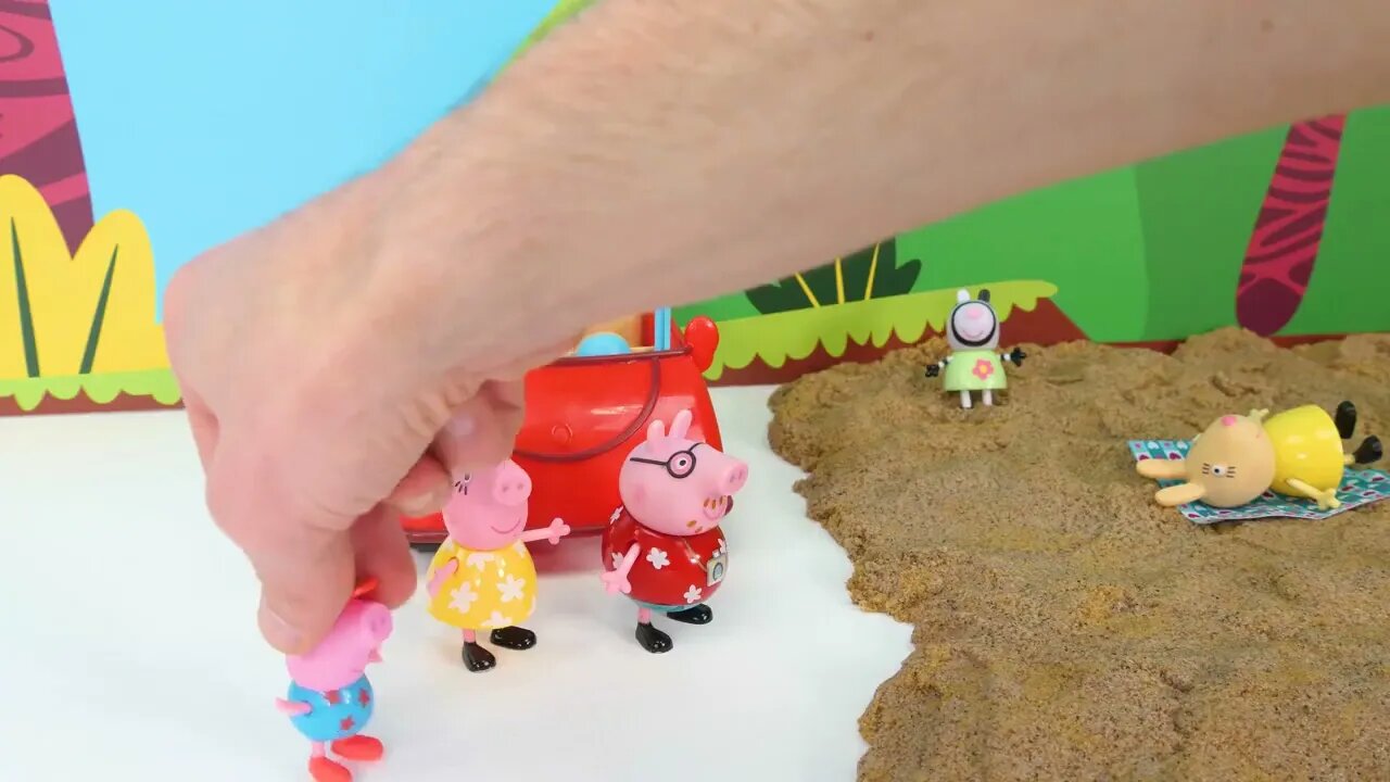 Peppa Pig at the Beach finds DINOSAUR Fossils Toy Learning Video for Kids!