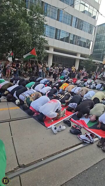 Muslim Prayer on Toronto Tram Rail Sparks Controversy