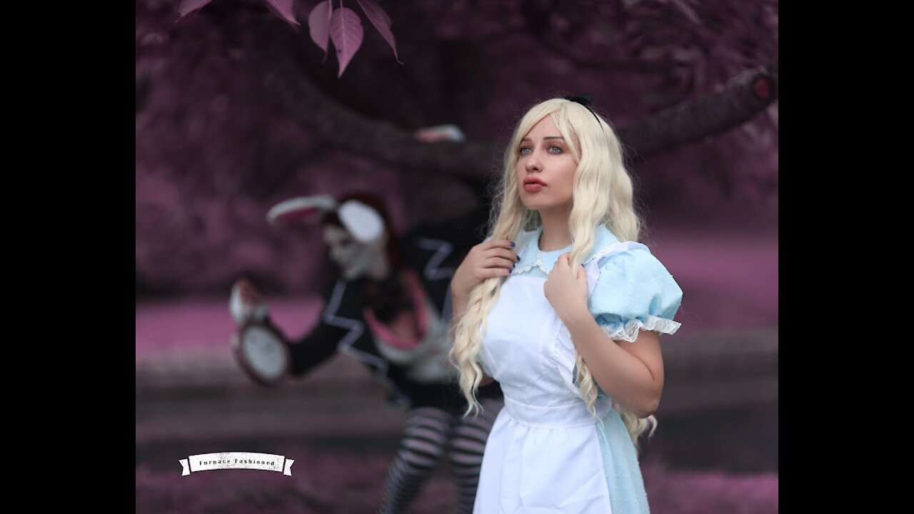 Alice in wonderland cosplay behind the scenes