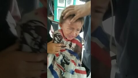 Yang ke sekian kalinya iban potong rambut nangis lagi