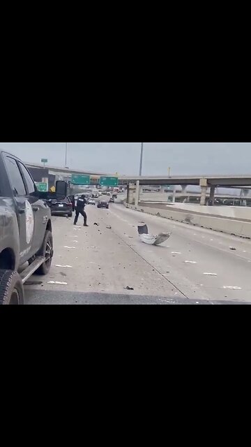Good Samaritan drags Houston police officer to safety during a shoot out
