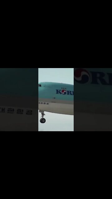 747 missed landing feet above runway 😳