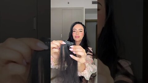@jessieann_g uses the Luxurious 24" Remy Clip In extensions in the shade Brown Black #hairtutorial