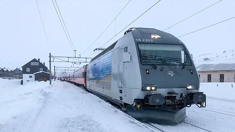 TRAIN DRIVER'S VIEW: Jingle all the way from Voss to Ål