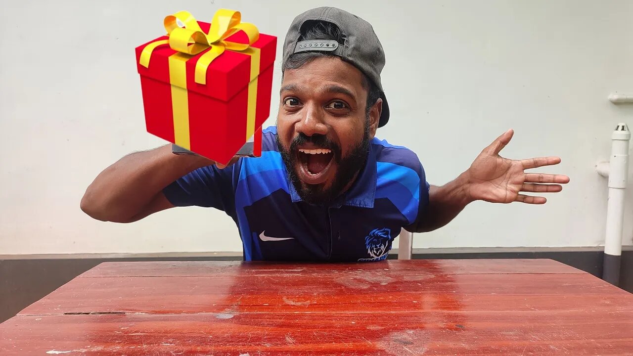 Subscriber's FIRST gift UNBOXING VIDEO.🔥🔥🔥 സബ്സ്ക്രൈബർ തന്ന സമ്മാനം പൊട്ടിച്ചപ്പോൾ