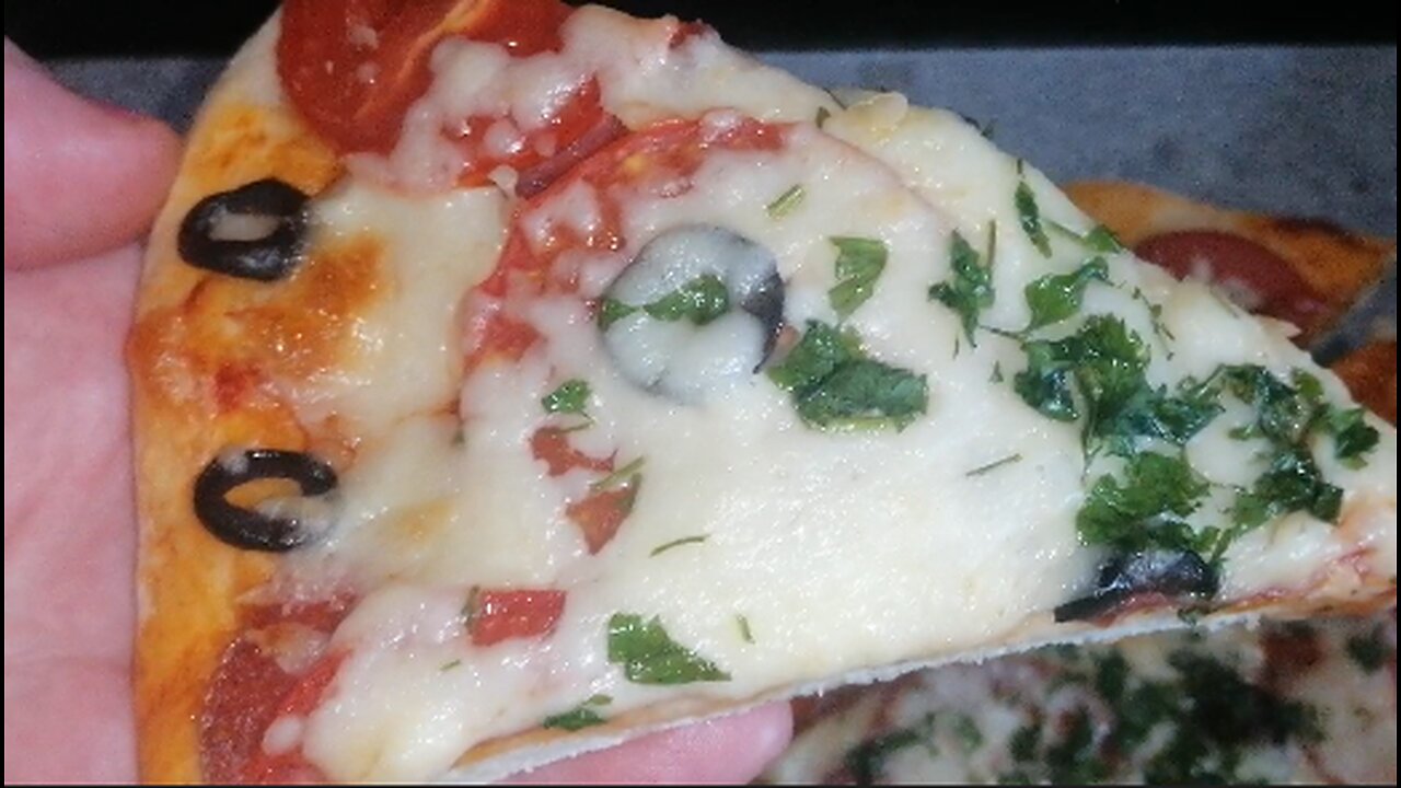 Thin Pizza in the oven / Easy / Quick / Delicious !!!