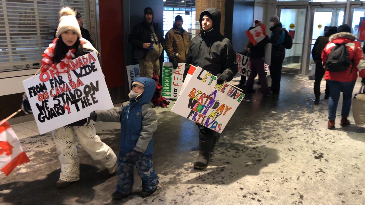 Freedom Convoy Ottawa Jan 29, 2022 - No Masks in Rideau Centre