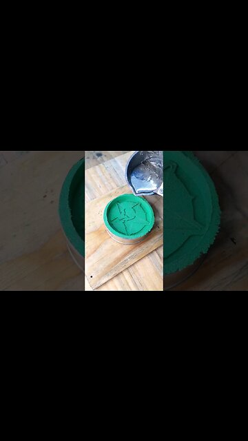 Pouring Liquid Metal on Kinetic Sand #shorts #shortsfeed #kineticsand