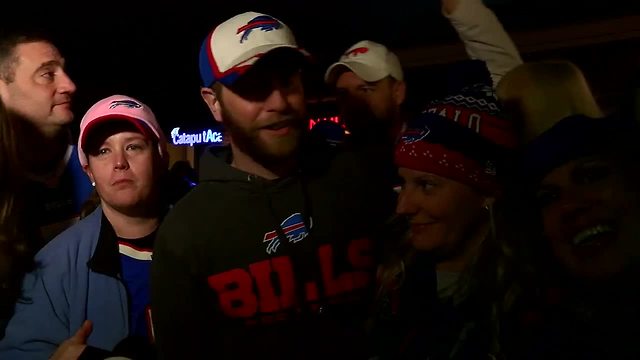 Buffalo Bills fans flood Jacksonville Saturday night