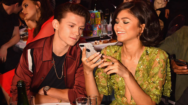 Zendaya Responds to Tom Holland Spider-Man Off-Screen Romance Rumors!