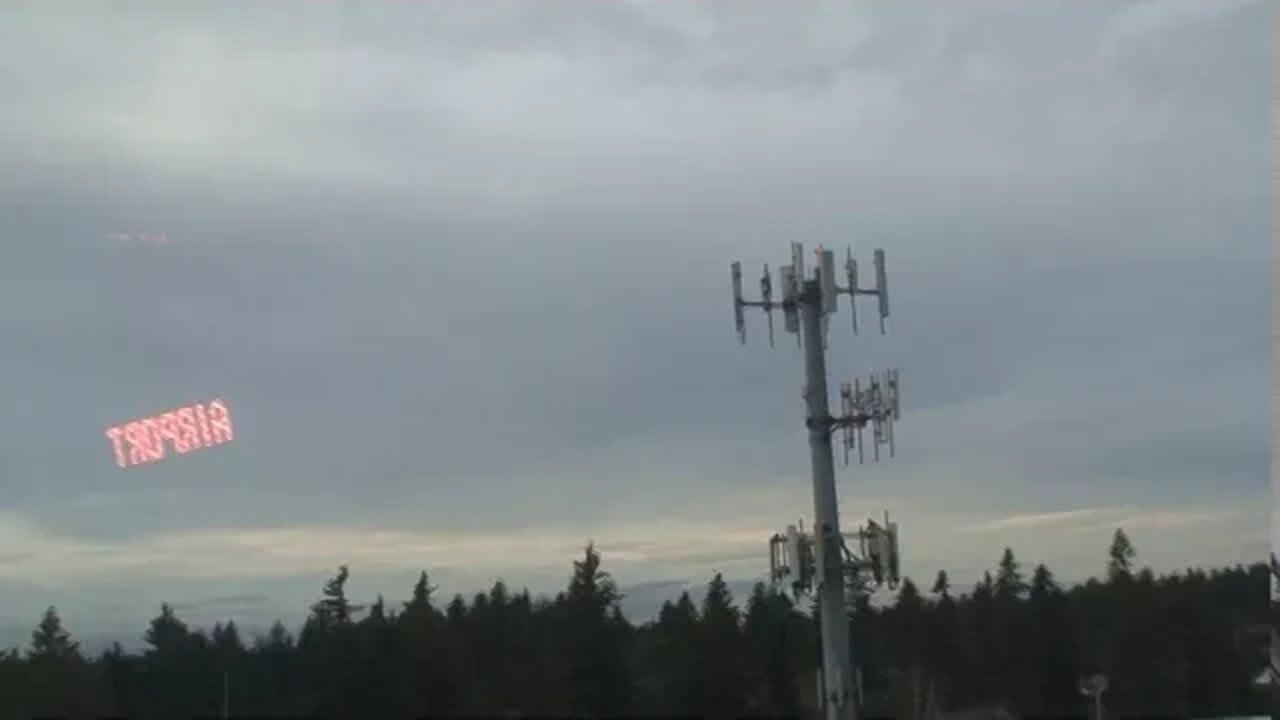https://wlo.link/@SonOfHightower M2U00853 RIDING TRIMET RADIO TOWER